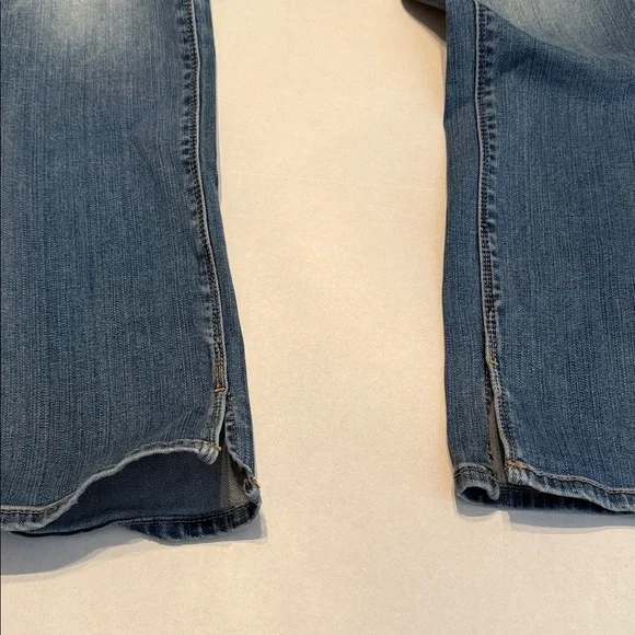 WHBM Women's The Slim Mid Rise Medium Wash Blue Jeans Size 8 - Picture 6 of 14